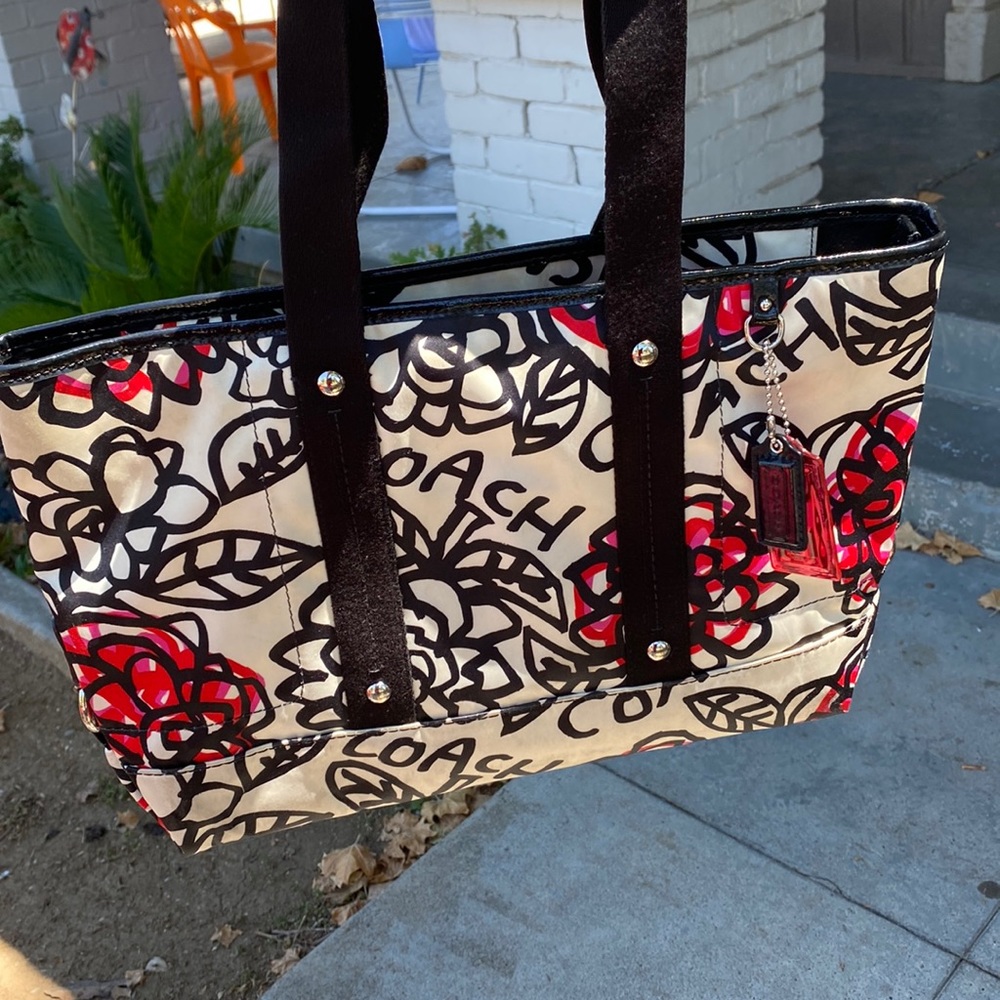COACH PURSE -PINK- like new